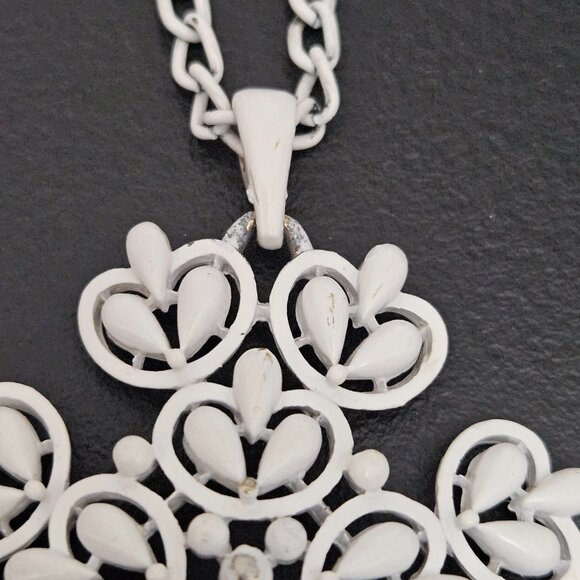 VintageTrifari White Enamel Chain and Pendant Cross Necklace - Picture 7 of 10